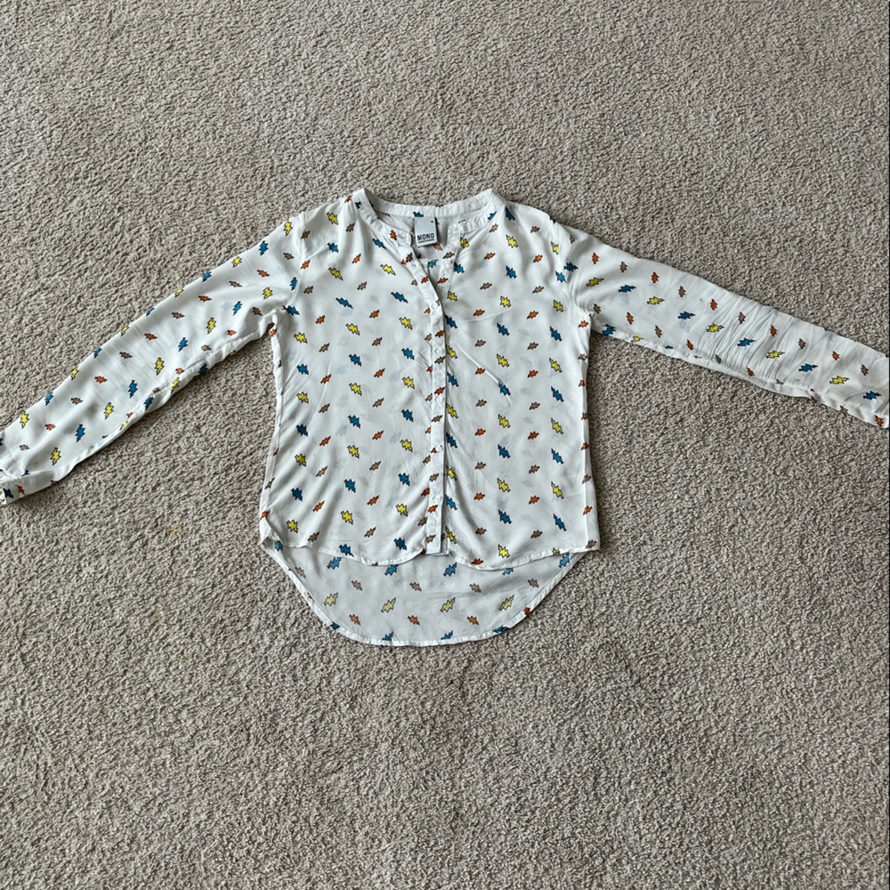 Patterned white blouse; size Medium